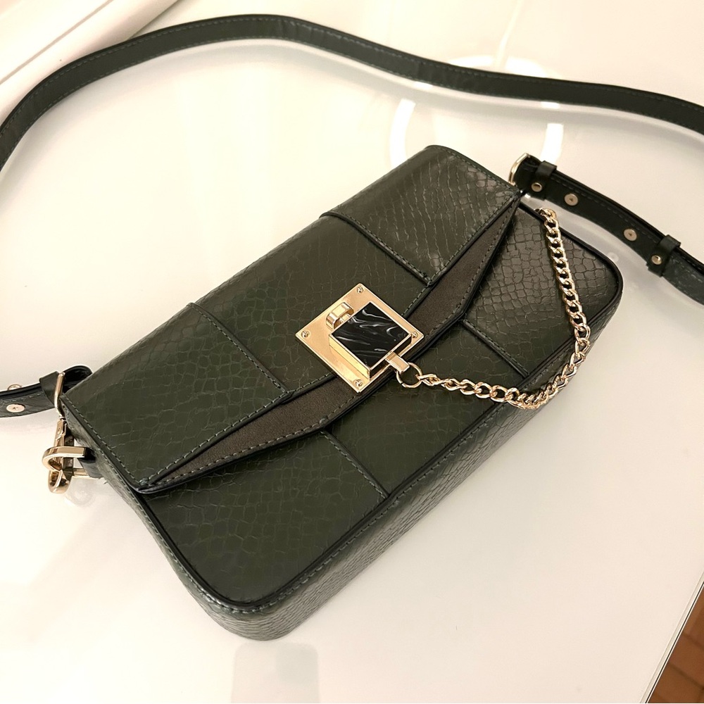 Elegant Green Crocodile Effect Crossbody Purse